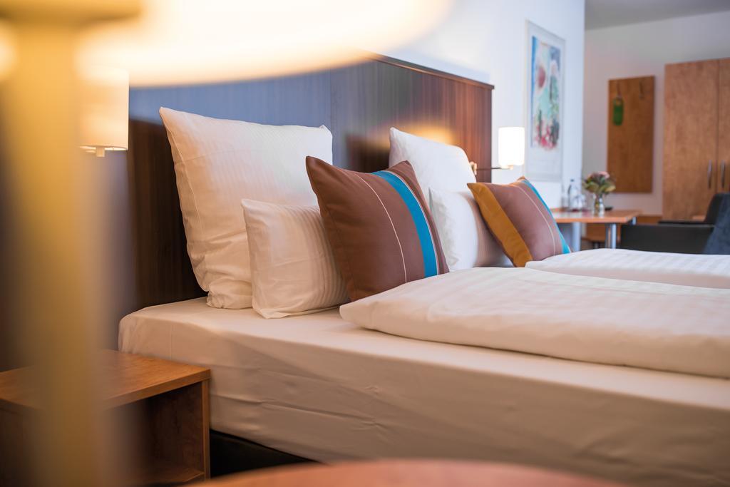 Centro Hotel U-No1, Trademark Collection By Wyndham Großbettlingen Екстериор снимка