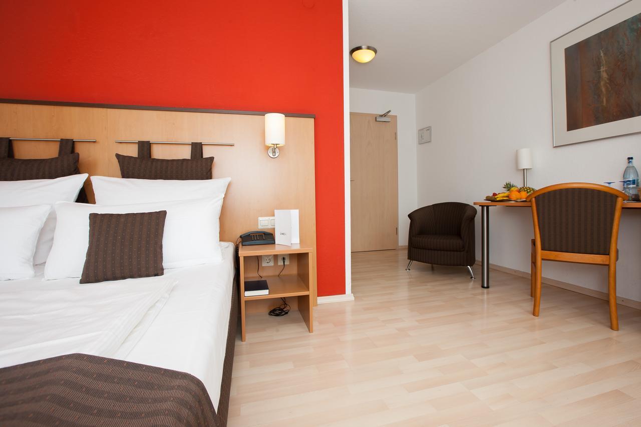 Centro Hotel U-No1, Trademark Collection By Wyndham Großbettlingen Екстериор снимка