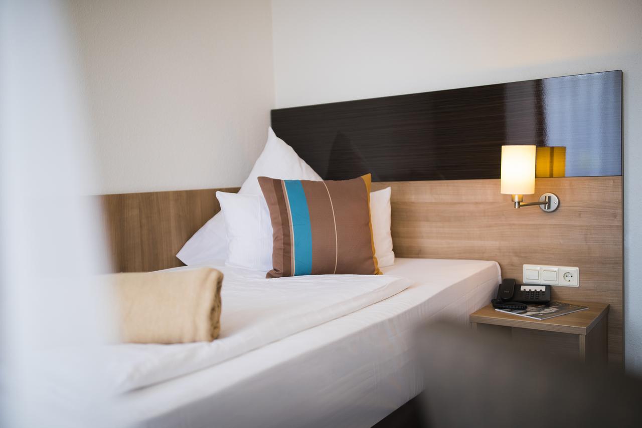 Centro Hotel U-No1, Trademark Collection By Wyndham Großbettlingen Екстериор снимка